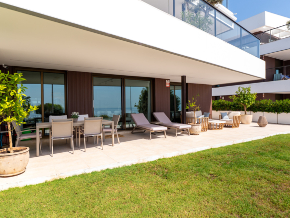 Luxuriöse Erdgeschosswohnung in La Sabina, Casares Costa