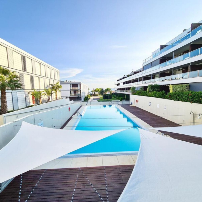 Luxury 3-Bedroom Apartment with 30 m² Terrace, Underfloor Heating & Domotics