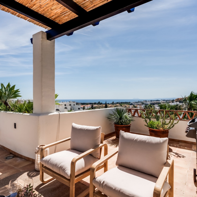 Luxury Duplex Penthouse with Panoramic Sea Views in Sunset Golf, Estepona