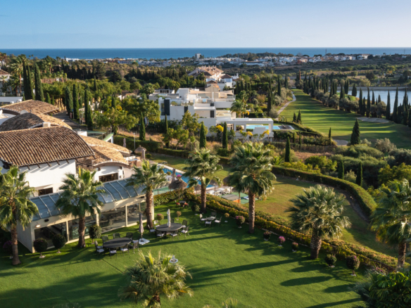 Luxury Villa in Los Flamingos, Benahavis – Exclusive 8-Bedroom Residence with Sea Views
