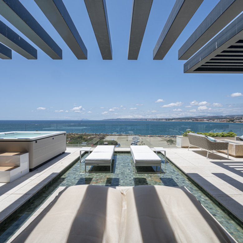 Luxusní Beachfront Apartmán s panoramatickým výhledem na moře v Estepona