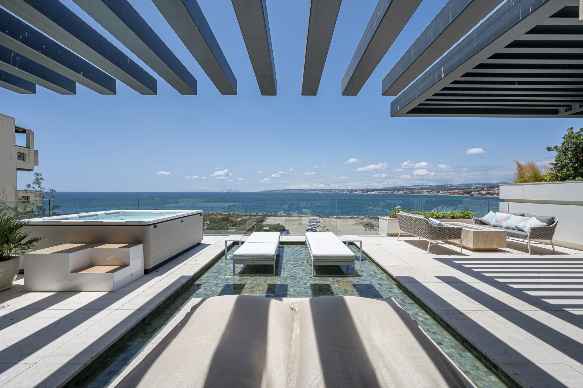 Luxusni Beachfront Apartman s panoramatickym vyhledem na more v Estepona
