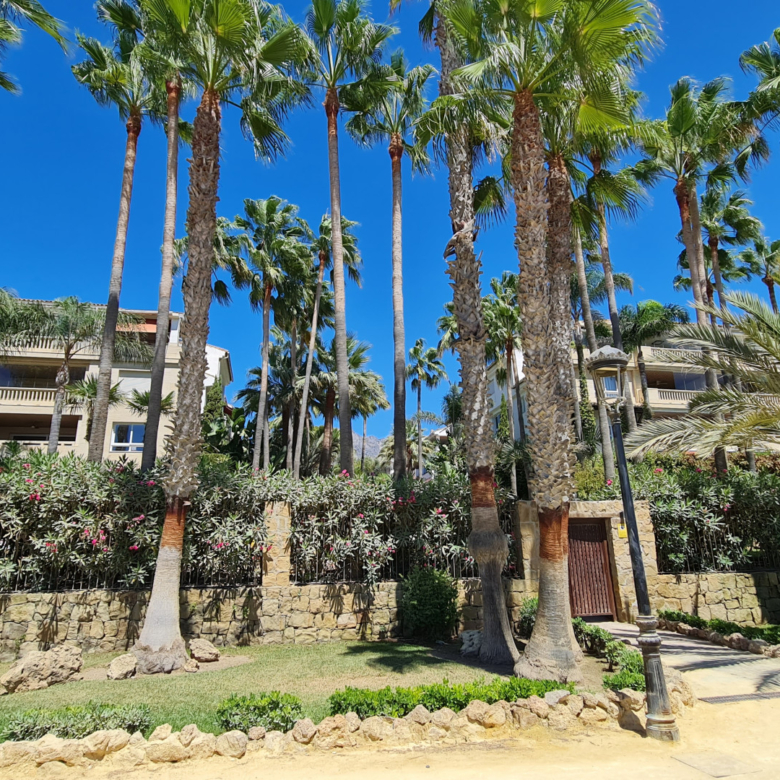 Luxuswohnung in erster Strandlinie in Las Cañas Beach, Marbella Golden Mile