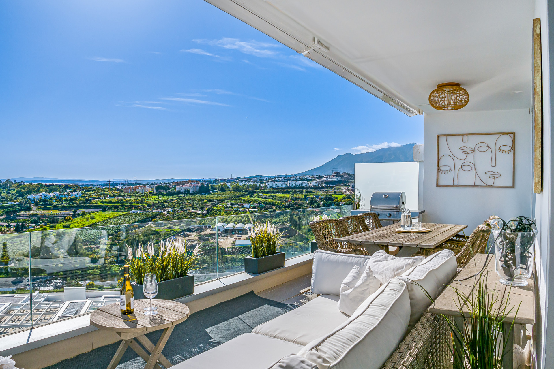 Modern 3 Bed Apartment in Oceana Views Cancelada