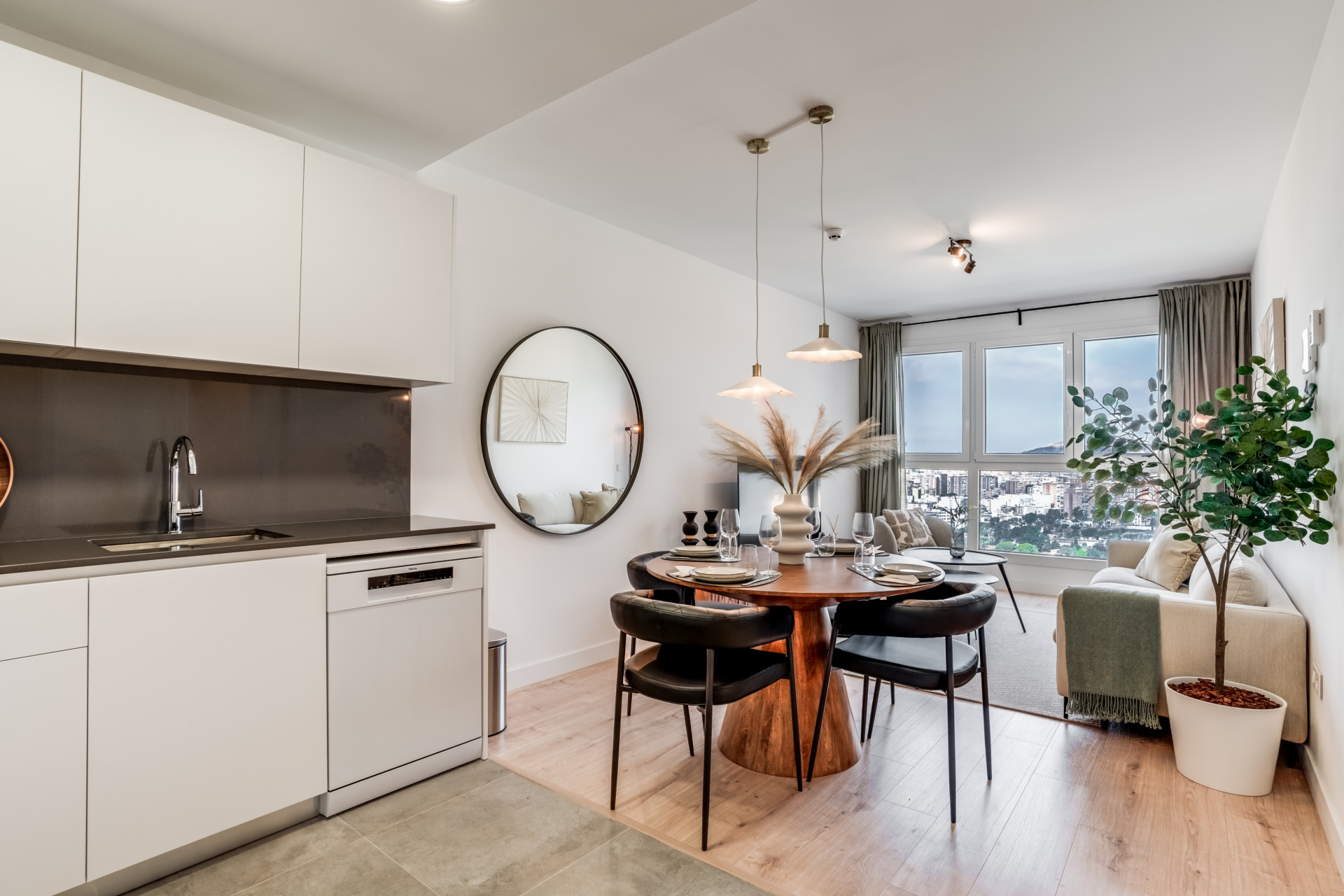 Modern Apartment in Malaga Urban Sky Tower – 25th Floor with Stunning City Views