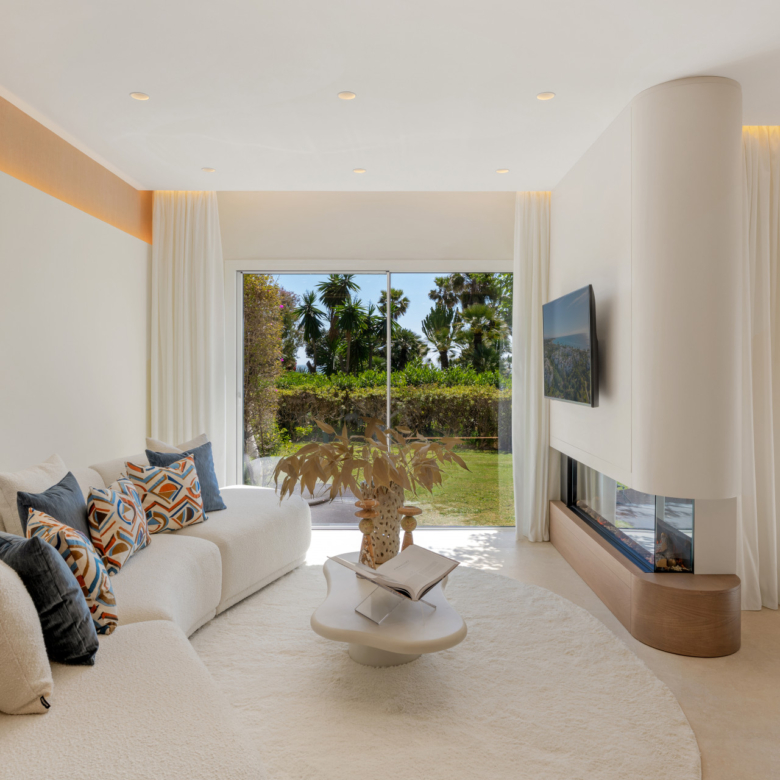 Moderne Strandwohnung in Costalita, Estepona