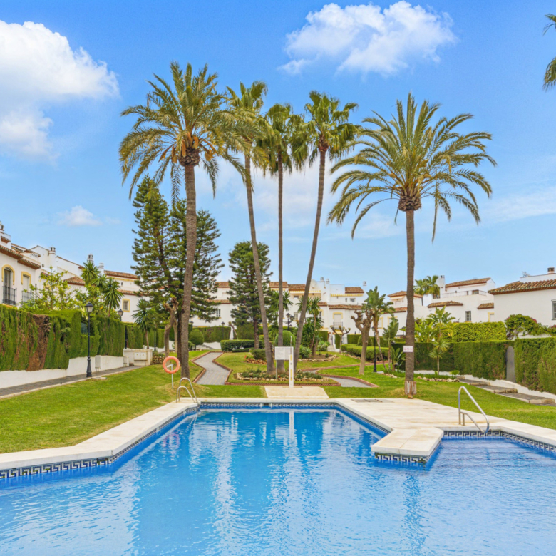 Nádherné tři ložnice dům s výhledem na moře, se nachází v Bel Air, Estepona.