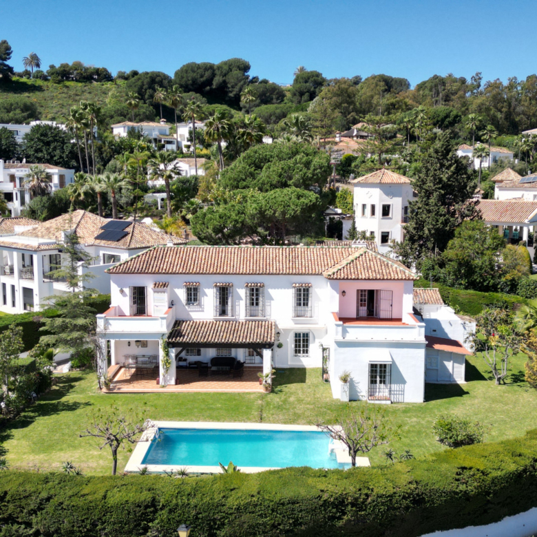 New to the market, Exclusivity:  Detached Villa for Sale in Nueva Andalucía, Marbella – Prime Location with Sea Views.