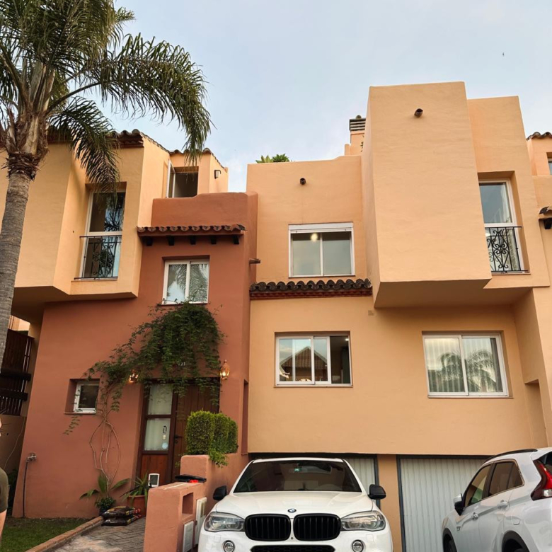 Nueva andalucia townhouse