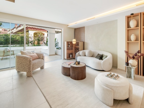 Perle der Goldenen Meile – Renoviertes Stadthaus mit Terrasse