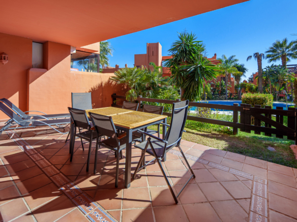 Renovated 2-Bedroom Apartment with Tourist License – 150m from the Sea