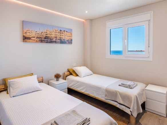 Renovierte 2-Zimmer-Wohnung mit Meerblick und touristischer Lizenz in einem charmanten Dorf in Benalmádena