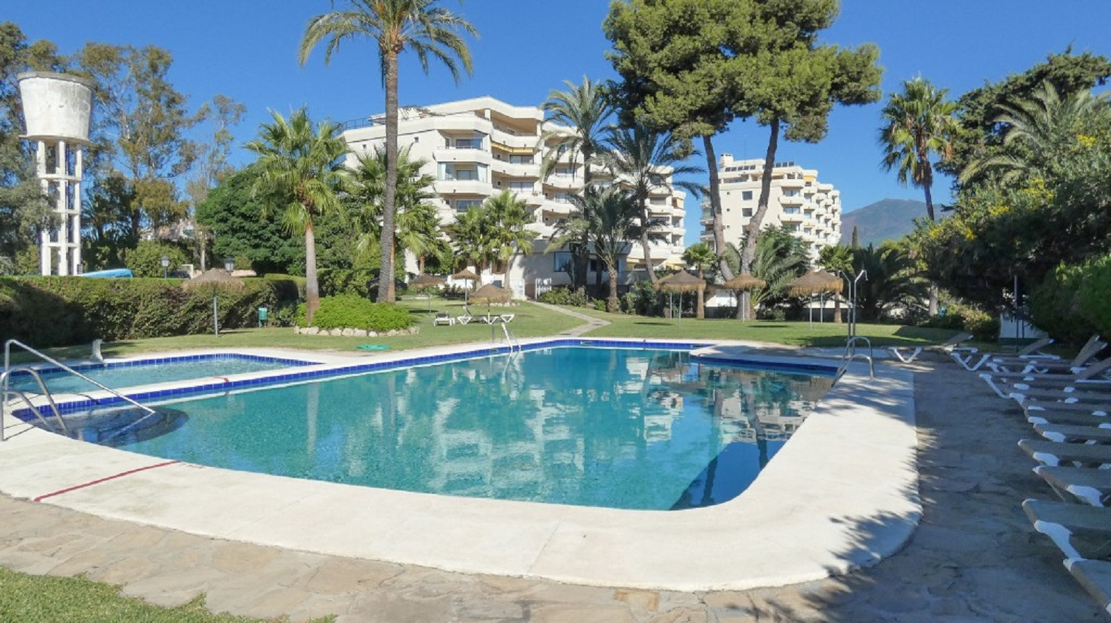 Renovierte Wohnung nur 20 Meter vom Atalaya Golf Club entfernt
