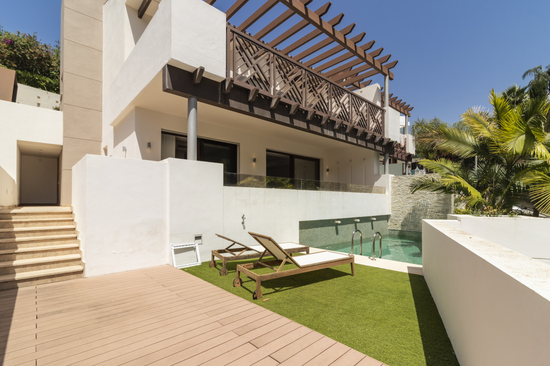 SEMI DETACHED VILLA IN THE CENTER OF MARBELLA