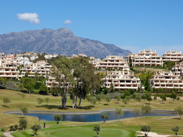 STUNING 3-BEDROOM APARTMENT   CAPANES ,BENAHAVIS ,COSTA DEL SOL