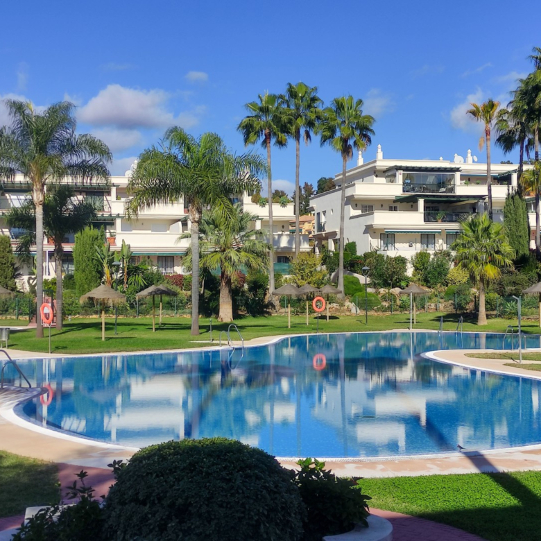South-West Facing Penthouse with Expansive Terraces between Nueva Andalucía and Puerto Banús