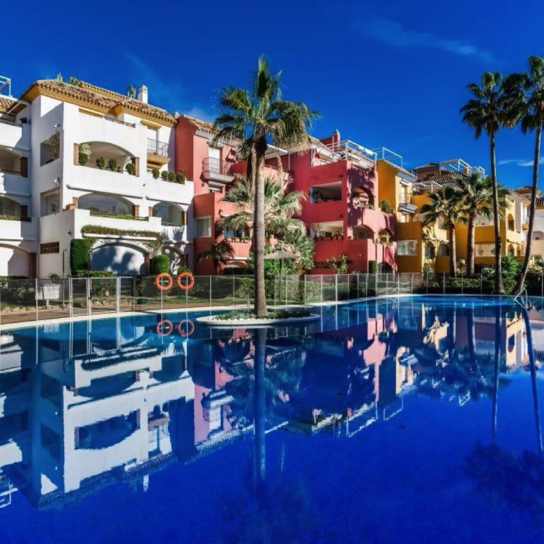 Spacious Duplex Apartment with Large Terraces & Solarium – Golden Mile
