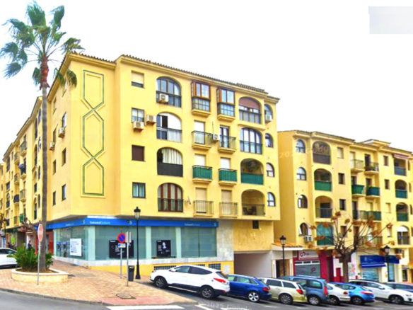 Spacious and luminous apartment in the heart of San Luis de Sabinillas