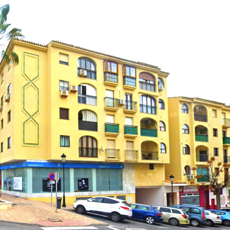 Spacious and luminous apartment in the heart of San Luis de Sabinillas