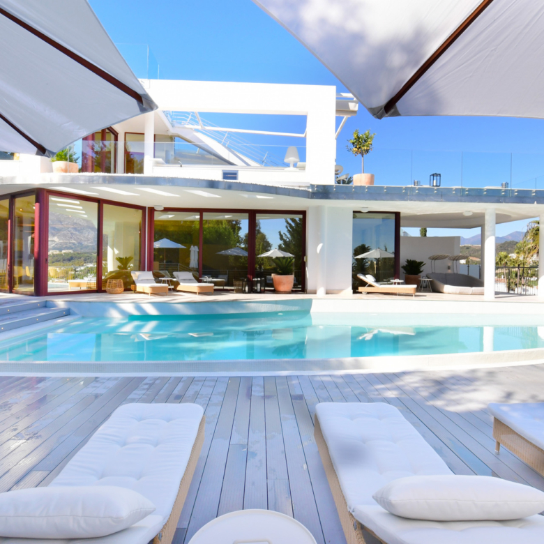 Spectacular South-East Faceing Four-Level Contemporary Villa with Sea and Mountain Views in the Heart of Nueva Andalucía; Golf Valley