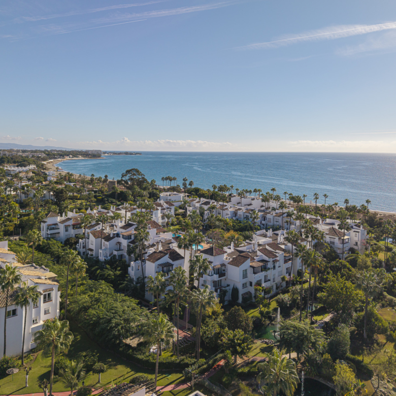 Strandnahes Erdgeschoss-Apartment mit 3 Schlafzimmern zum Verkauf in Costalita Cádiz, Estepona | New Golden Mile