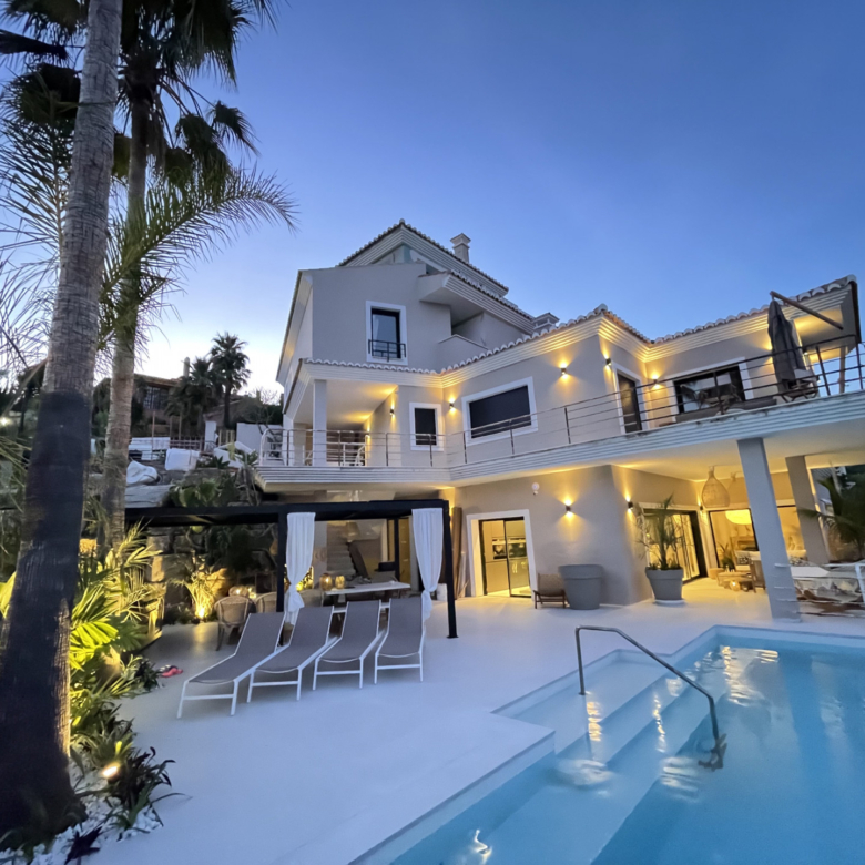 Stunning contemporary Villa for sale in Elviria, Marbella