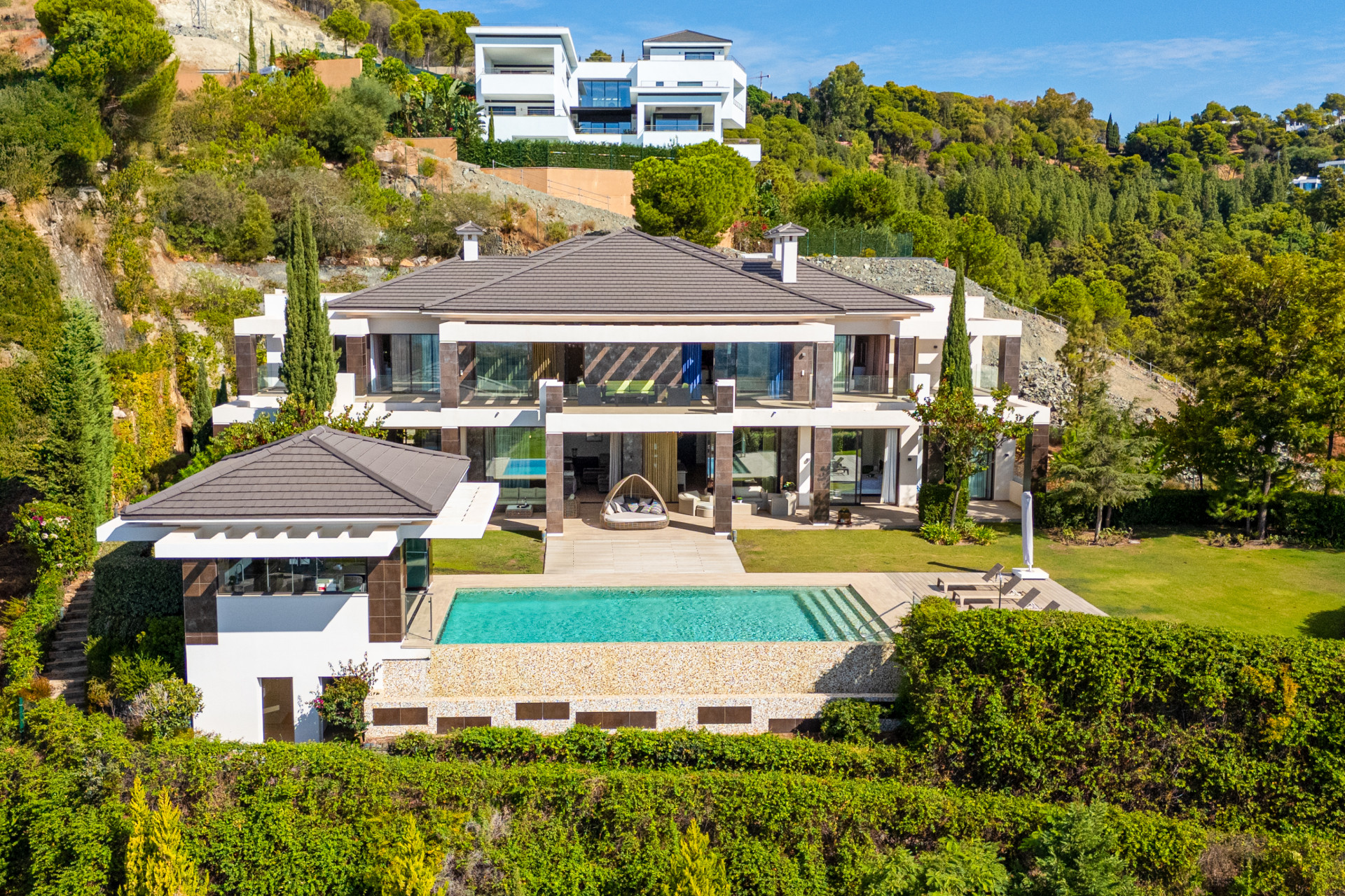 Stylish and modern luxury villa with panoramic sea views in La Reserva del Alcuzcuz Benahavis