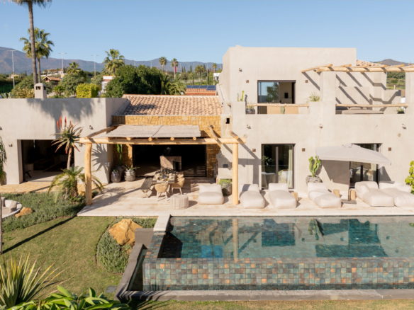 Tropical Modern Beach Villa