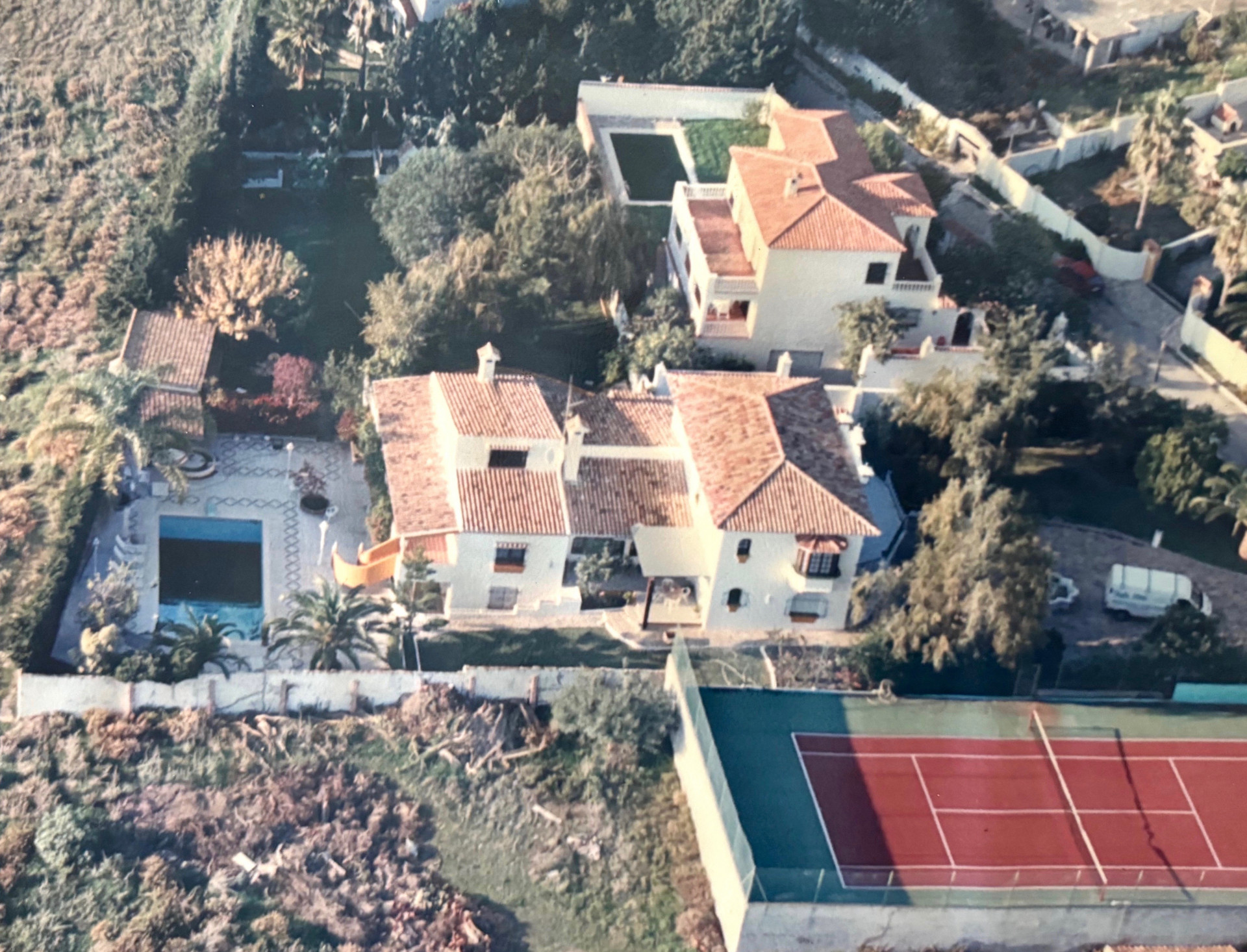 Unique Investment Opportunity in Estepona Luxury Villa Near the Beach