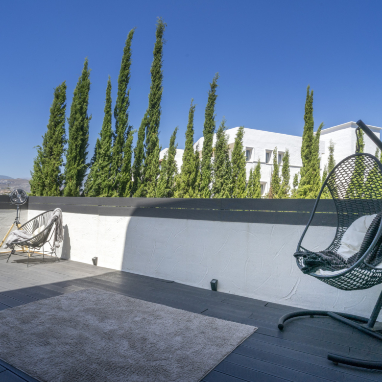 Vollständig Renovierte Erdgeschosswohnung mit Großer Terrasse – Golden Banus, Nueva Andalucía