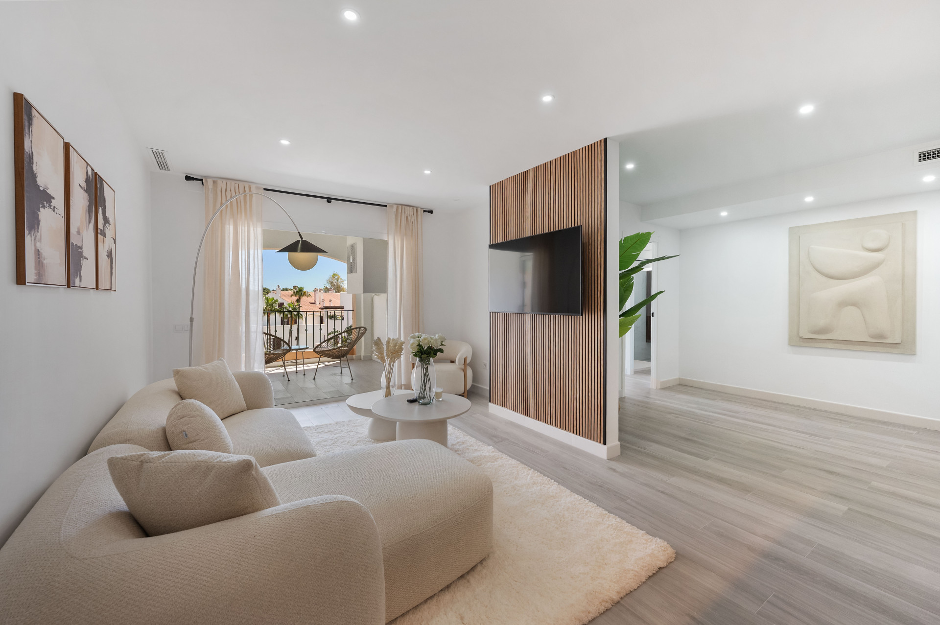 Walking distance to Puerto Banus modern 3 bedroom apartment with La Concha views