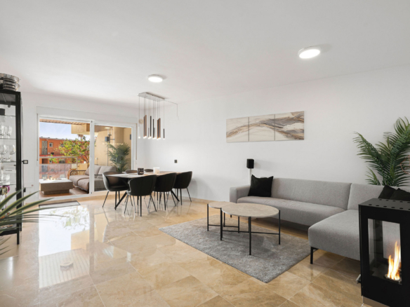 Welcome to this apartment in Torreblanca - situated just 200 meters from the beach!