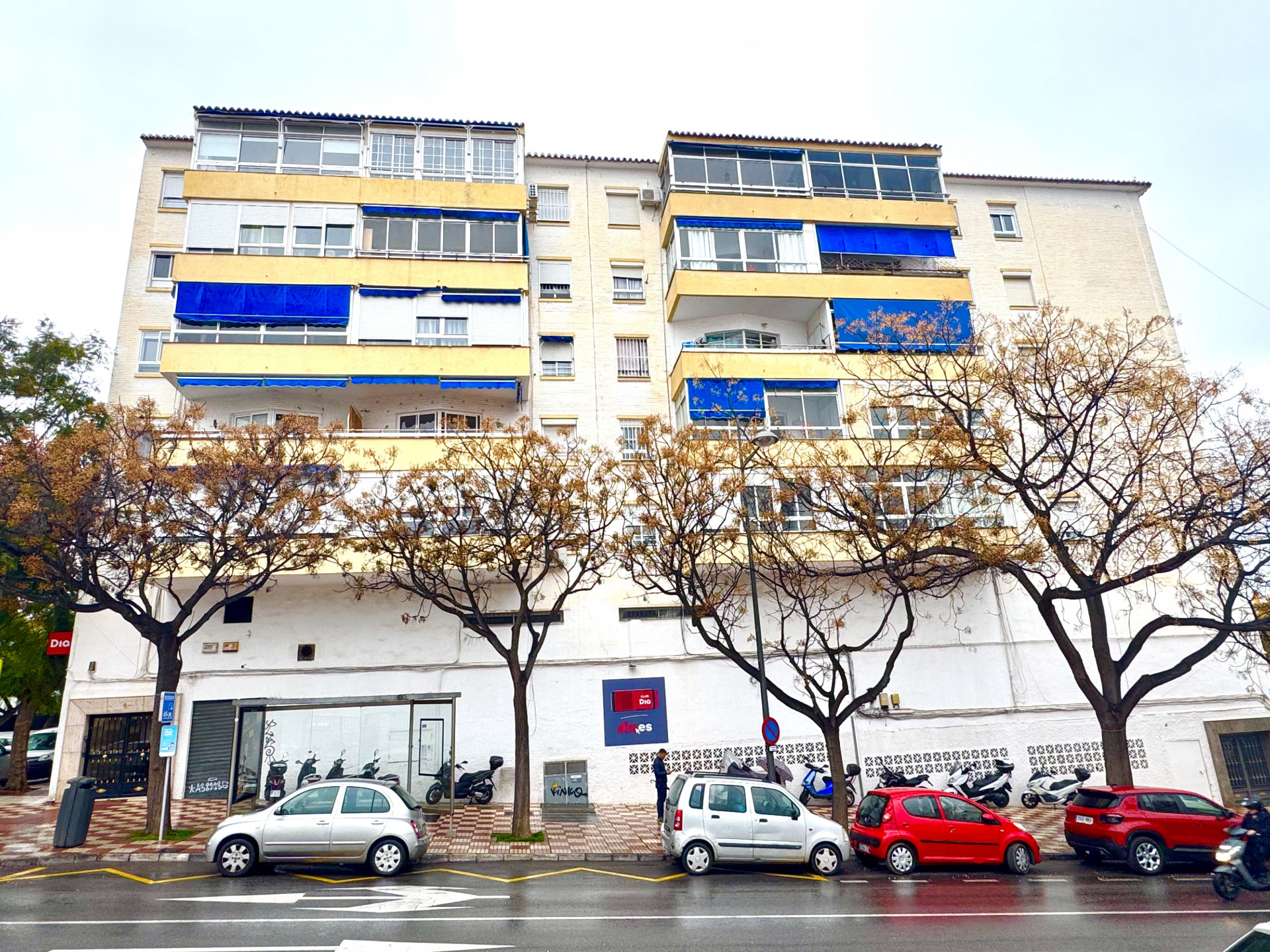 West facing second floor residence in the center of Marbella 300 metres away from the beach