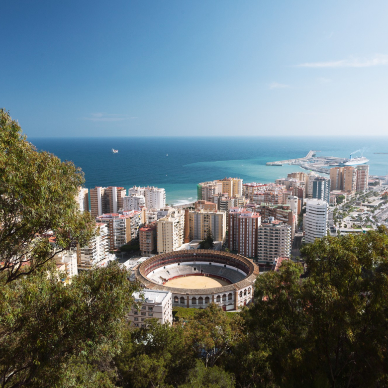 El fin de la Golden Visa en España: ¿Cómo residir e invertir en Málaga con absoluta seguridad jurídica? ✨