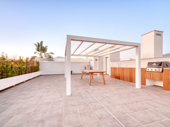 "FURNISHED" 4 BEDROOM PENTHOUSE WITH SOLARIUM IN THE CENTER OF SAN PEDRO DE ALCÁNTARA