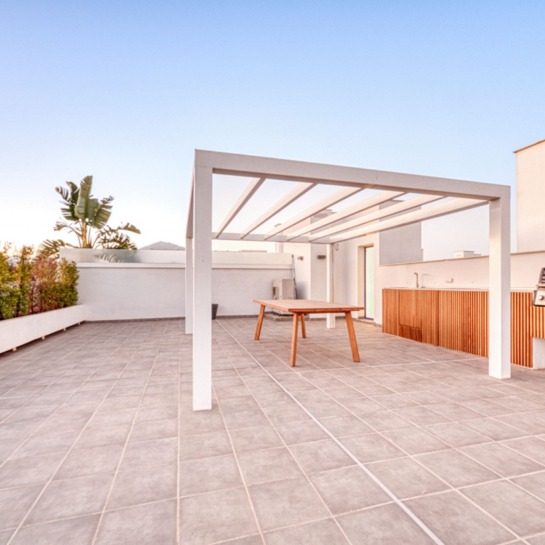 "FURNISHED" 4 BEDROOM PENTHOUSE WITH SOLARIUM IN THE CENTER OF SAN PEDRO DE ALCÁNTARA