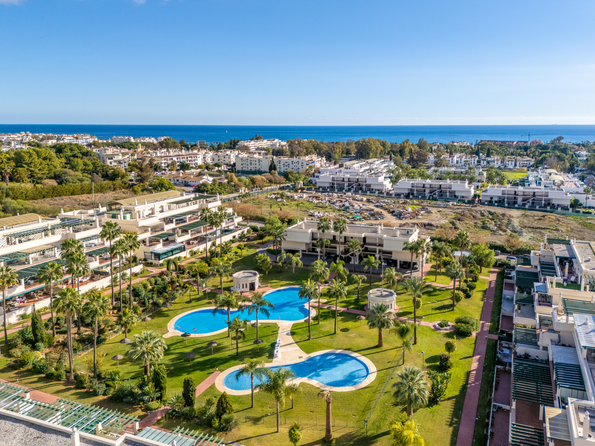 2 Bedroom Apartment with Spacious Terrace Nueva Andalucia