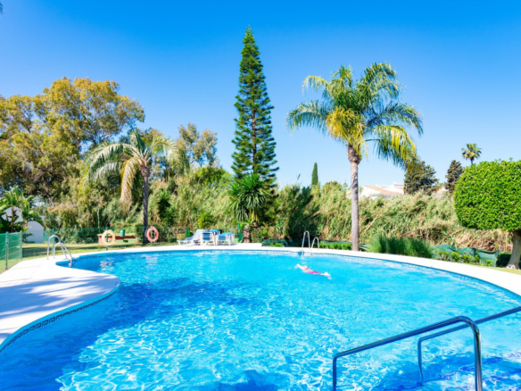 3-Bedroom Townhouse in Nueva Atalaya, Estepona, within an Established Residential Community