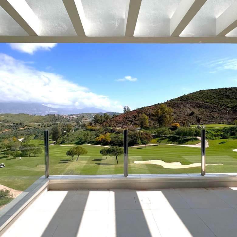 3-bedroom apartment with open golf views for €530,000 in La Cala de Mijas