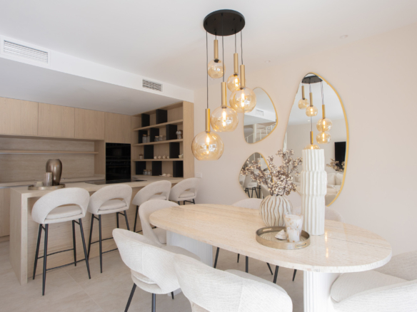 Aloha Garden — Fully Renovated 4-Bedroom Duplex Penthouse