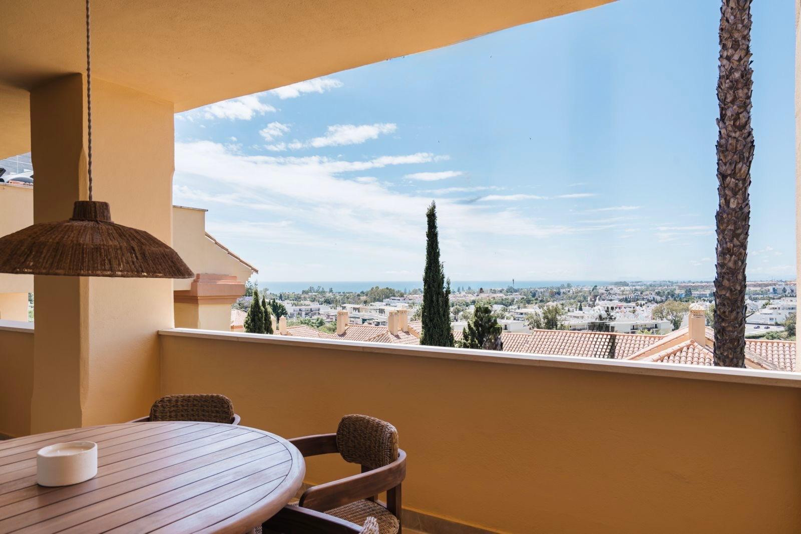 Atemberaubendes Apartment mit Meerblick in Cumbres del Rodeo Nueva Andalucia