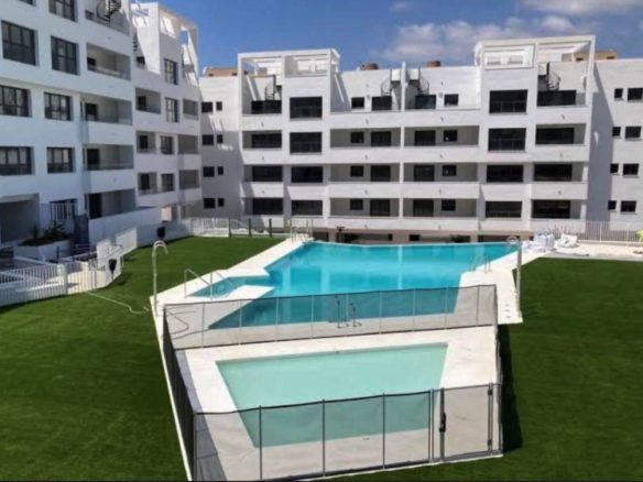 Attractive 4-Bedroom Duplex Penthouse in Estepona City