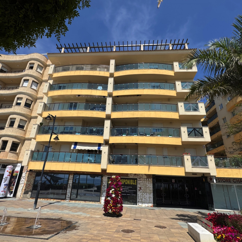 Beachfront 1-Bedroom Apartment with Reform Project