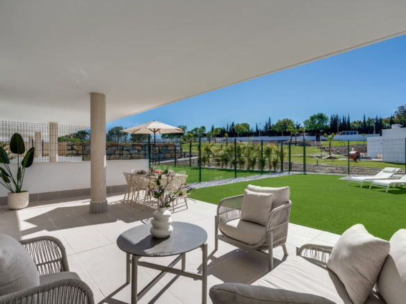 Brand-New 2-Bed Ground-Floor Apartment with Large Garden in Aranya, Estepona