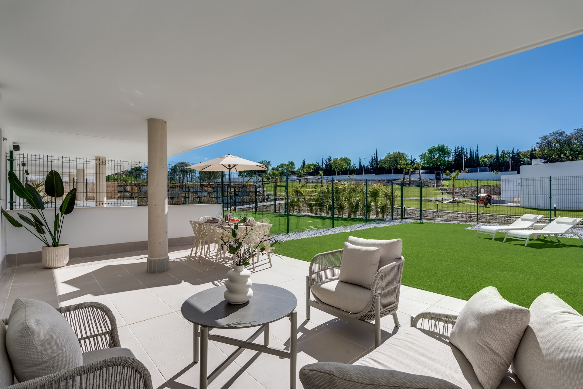 Brand New 2 Bed Ground Floor Apartment with Large Garden in Aranya Estepona
