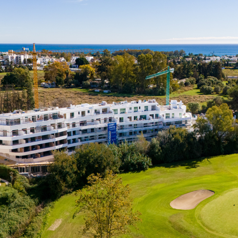 Breeze is a spectacular project of 34 amazing apartments and penthouses, located in front line golf in Marbella