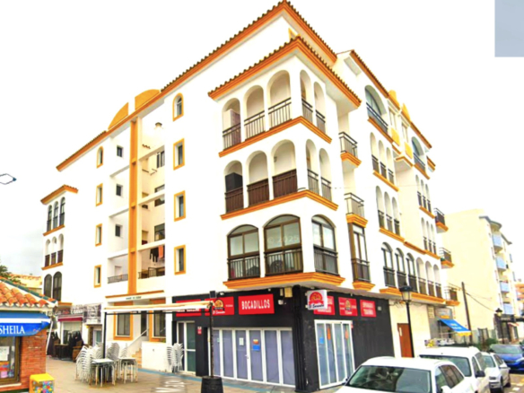 Bright and Spacious Apartment with Sea Views in a Prime Central Location
