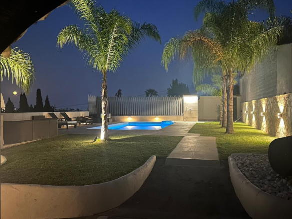 Charming Detached Villa with Expansion Potential and Stunning La Concha Views