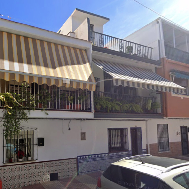 Charming Semi-Detached Townhouse