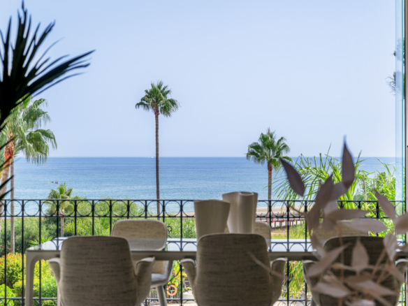Completely renovated apartment in Bahia del Valerin.